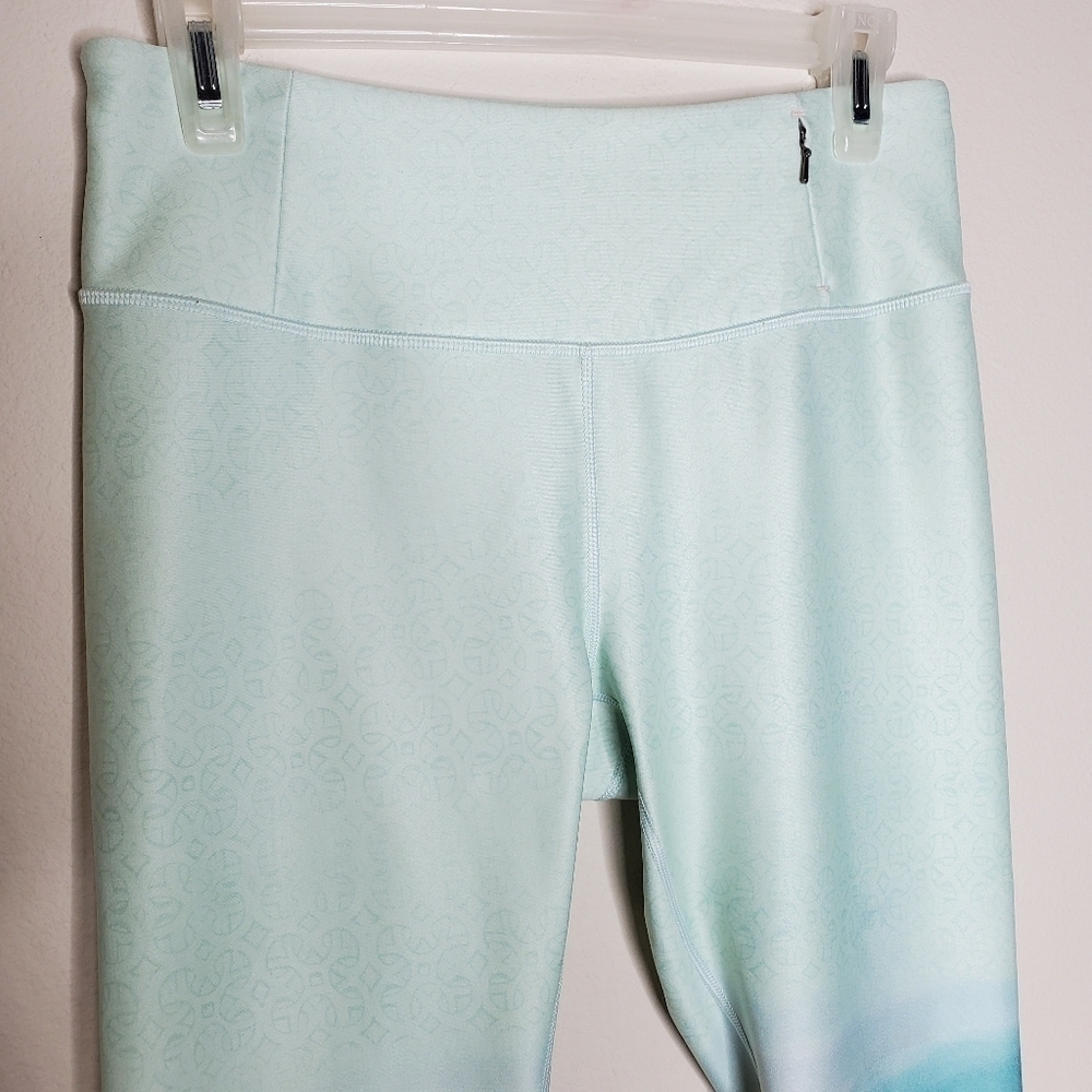 Calia By Carrie Underwood Green Landscape Printed Cropped Leggings - Picture 5 of 11